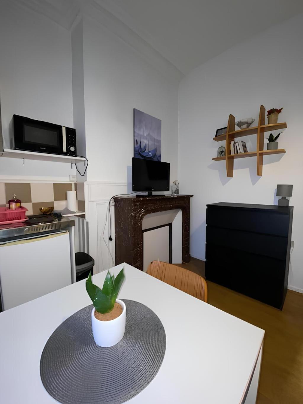 Petit Descamps Apartment รูออง ภายนอก รูปภาพ