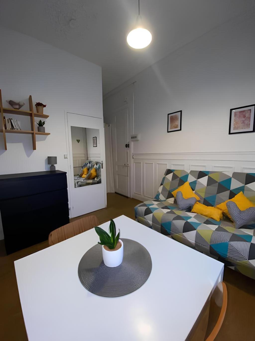Petit Descamps Apartment รูออง ภายนอก รูปภาพ
