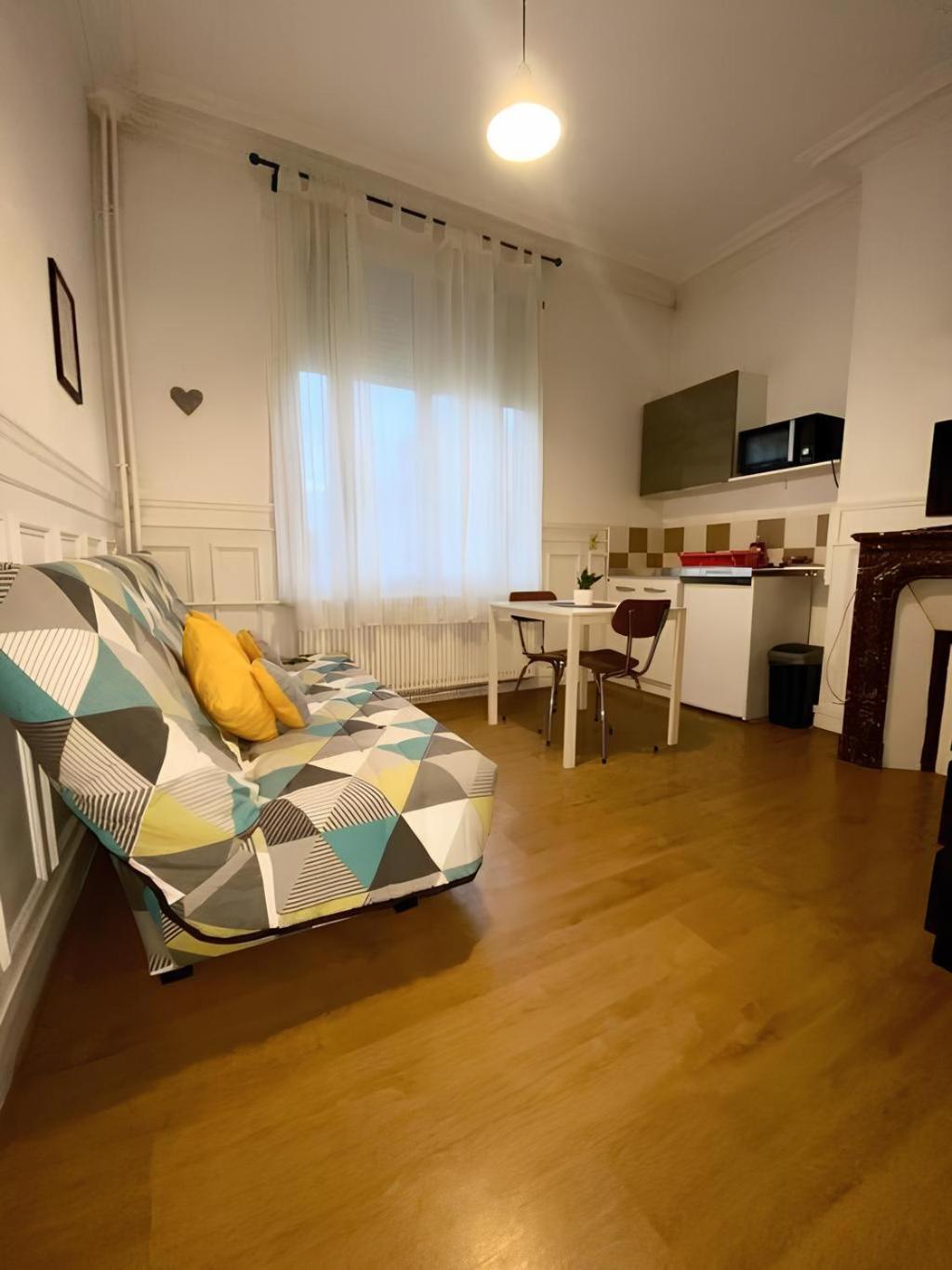 Petit Descamps Apartment รูออง ภายนอก รูปภาพ